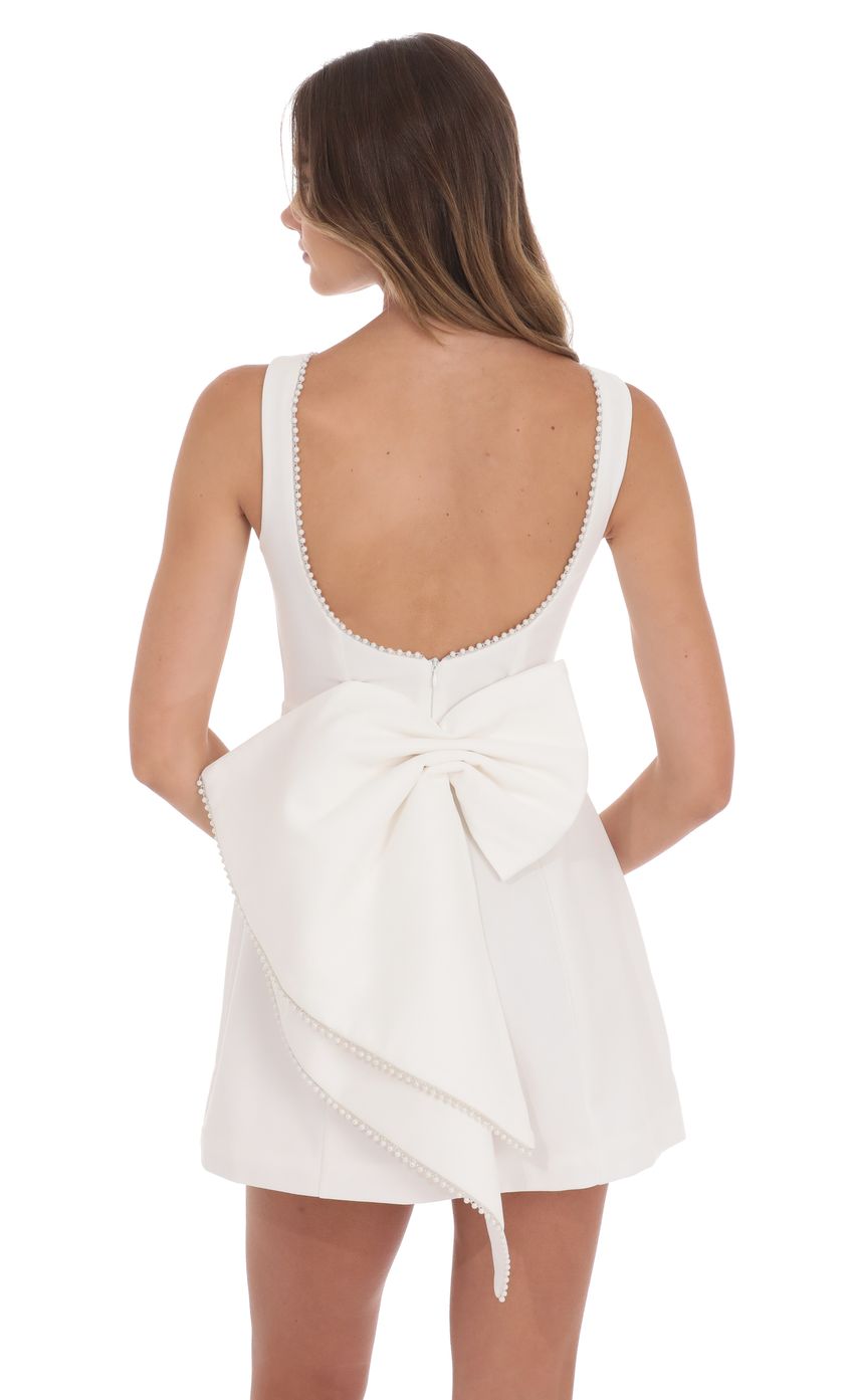 Lucy In The Sky Attachable Pearl Fishtail Dress in White